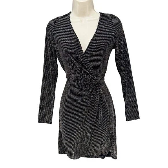 パーティードレス Lurex Gold Black Striped Pattern Mini Dress Zimmermann Lurex Wrap Mini Dress in Black & Gold | REVOLVE